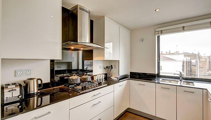2 bed property in Fulham Road, London